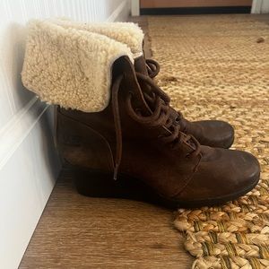 Brown shearling Ugg boots
